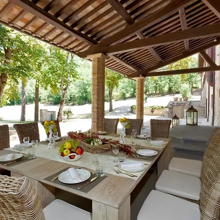 Ferienhaus Ferienhaus Mit Privatpool Fuer 20 Personen Ca 700 Qm In Gubbio-nerbisci, Umbrien Provinz Perugia Mocaiana