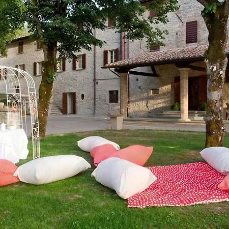 Ferienhaus Mit Privatpool Fuer 20 Personen Ca 700 Qm In Gubbio-nerbisci, Umbrien Provinz Perugia